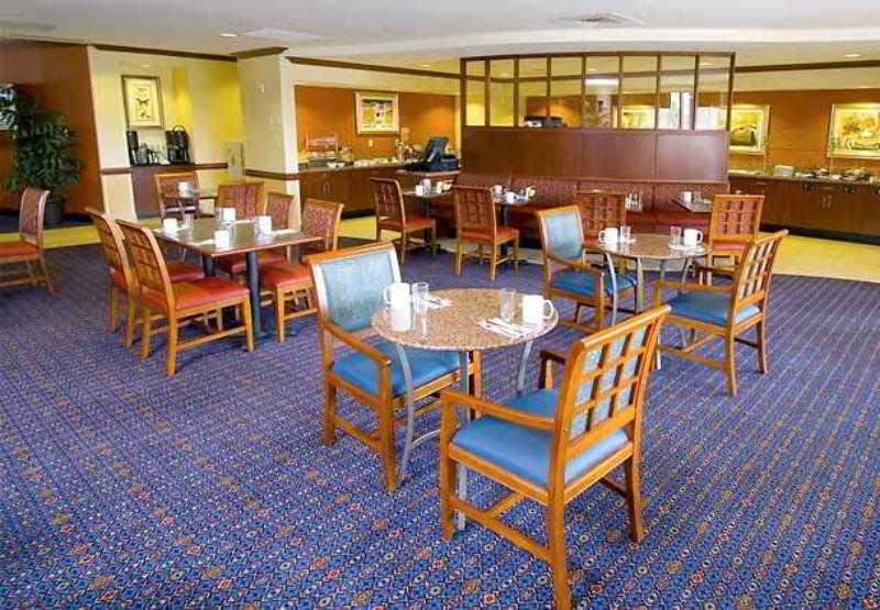 Courtyard By Marriott Harrisburg West/Mechanicsburg Restaurant bilde
